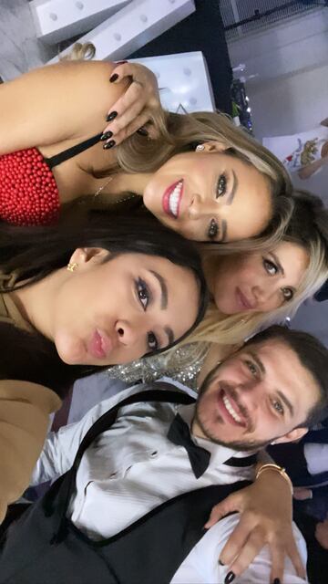 Icardi junto a Wanda, la mujer y la hija de Keylor Navas.