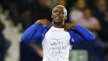 Koné celebró así su gol.