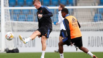 Kroos trabajó con el resto de sus compañeros, pero finalmente no fue convocado para el partido ante el Villarreal.