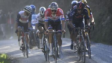 Foto LaPresse - Fabio Ferrari 06 Marzo 2021 Siena (Italia) Sport Ciclismo 15a Strade Bianche 2021 - Gara uomini - da Siena a Siena - 184 km (114,3 miglia) Nella foto: Photo LaPresse - Fabio Ferrari March, 06 2021 Siena (Italy) Sport Cycling 15th
