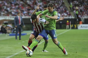 Chivas golea a Seattle Sounders y avanza en Concachampions