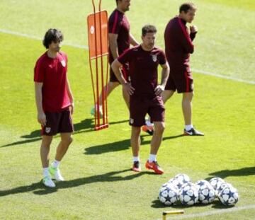 Thiago y Simeone.