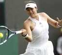 Muguruza echa a los fantasmas del pasado con un inicio brutal