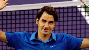 Federer sufre para superar al brasileño Thomaz Bellucci