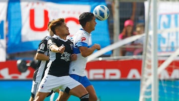 Futbol, Universidad Catolica vs Colo Colo.
Fecha 11, campeonato Nacional 2022.
El jugador de Universidad Catolica Felipe Gutierrez, derecha, disputa el baln contra Leonardo Gil de Colo Colo durante el partido de primera division realizado en el estadio San Carlos de Apoquindo.
Santiago, Chile.
24/04/2022
Felipe Zanca/Photosport

Football, Universidad Catolica vs Colo Colo.
11 th date, 2022 National Championship.
Universidad CatolicaÕs player Felipe Gutierrez, right, battle the ball against Leonardo Gil of Colo Colo during the first division match at San Carlos de Apoquindo stadium.
Santiago, Chile.
24/04/2022
Felipe Zanca/Photosport