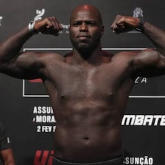 Detienen a un expeleador de la UFC por morder a su pareja