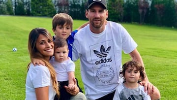 Lionel Messi con su mujer, Antonela Roccuzzo, y con sus tres hijos, Thiago, Mateo y Ciro.