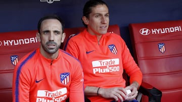 Filipe Luis, en el banquillo del Wanda Metropolitano.