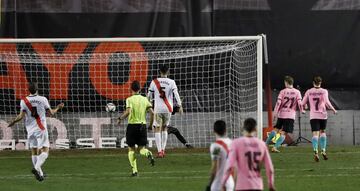 1-2. Frenkie De Jong marc¨® el segundo gol.