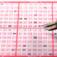 Una mujer de 83 años se hace millonaria en la lotería y pierde todo en una semana por culpa de una app