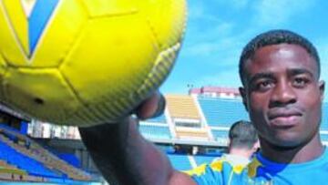<b>AMBICIOSO. </b>Ogbeche quiere marcar en el Carranza tras sus dos goles frente al Rayo Vallecano.