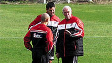 <b>CHARLA</b>. Movilla y Nagore se han ganado que Luis les otorgue la titularidad como mediocentros.