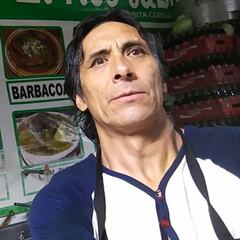 Guadalupe Castañeda debatió con aficionados en el metro