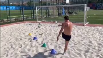 Messi entrena después de su lesión de soleo
