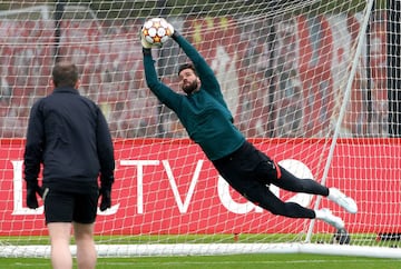 Imágenes del entrenamiento de Liverpool a tres días de jugar ante Real Madrid en la final de la Champions. Los Reds buscan su séptimo título en la Copa de Europa.