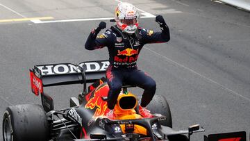 Formula One F1 - Monaco Grand Prix - Circuit de Monaco, Monte Carlo, Monaco - May 23, 2021 Red Bull&#039;s Max Verstappen celebrates winning the race Pool via REUTERS/Gonzalo Fuentes     TPX IMAGES OF THE DAY