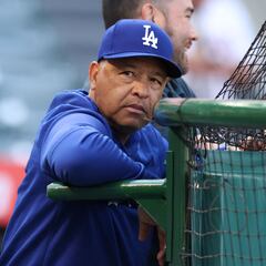 ¿Manny Machado tiró una bola directamente a Dave Roberts?