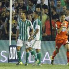 Fayçal convierte el Benito Villamarín en 'colonia' coruñesa