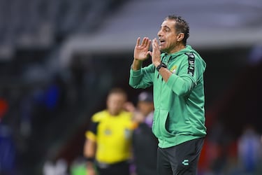 Renato Paiva renunció al León