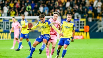 Óscar Melendo junto a Javier Ontiveros y Jorqueran el encuentro de hoy de la segunda ronda de la Copa del Rey que enfrentaba al Cádiz CF y al Eldense.