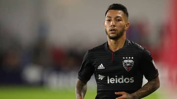 Acosta debutó con Boca Juniors en 2013. Tuvo un breve paso con Estudiantes de La Plata para seguir su carrera en Estados Unidos con el D.C. United. Tras ser compañero de Wayne Rooney en la MLS, ahora el Atlas será su casa.