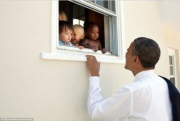 ? Official White House Photo by Pete Souza
https://www.flickr.com/photos/whitehouse/