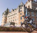 ¡Biker realiza increíble descenso por las calles de Quebec!