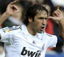 Raúl marca dos goles y ya es el máximo goleador de la historia del Real Madrid