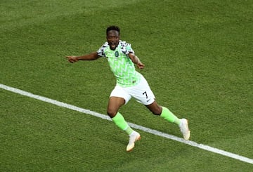 Ahmed Musa celebra el primer gol del partido.