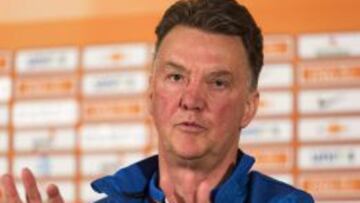 Van Gaal 'publica' el sistema: "Jugaré un 5-3-2 en el Mundial"