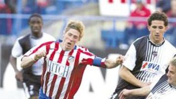 <b>LA EXPULSIÓN DE CULEBRAS. </b>En el minuto 17, el central del Levante, que ya tenía una amarilla, hizo esta falta sobre Torres y se ganó la segunda.