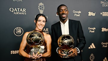 Aitana Bonmati y Ousmane Dembélé posan con los trofeos del Balón de Oro Femenino y Masculino durante la 69.ª Ceremonia del Balón de Oro en el Teatro du Châtelet.