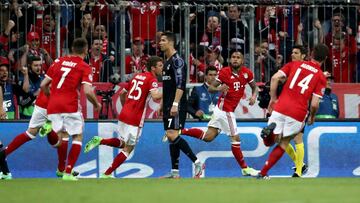 MUNICH, GERMANY - APRIL 12: Arturo Vidal #23 of Muenchen celebrates after he heads his team's opening goal during the UEFA Champions League Quarter Final first leg match between FC Bayern Muenchen and Real Madrid CF at Allianz Arena on April 12, 201