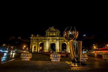 No podía faltar la visita a la Puerta de Alcalá.