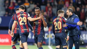 Los futbolistas del Levante celebran un gol durante el partido ante el Andorra.
