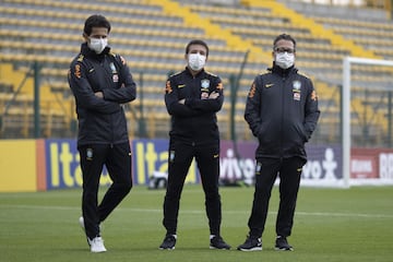 La Selección de Brasil realizó su primer entrenamientos en el estadio Metropolitano de Techo en Bogotá antes de viajar a Venezuela.