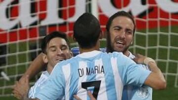 Con Di María e Higuaín le bastó a una discreta Argentina