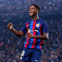 Nico Williams, Ansu Fati y Brais Méndez apremian a Luis Enrique