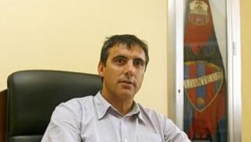 "Martins me dijo que sólo el Levante confiaba en él"