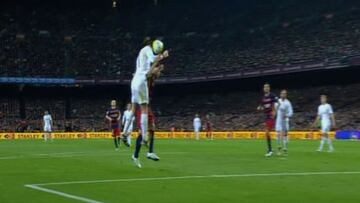 El ¨¢rbitro anul¨® un gol a Bale por una falta inexistente