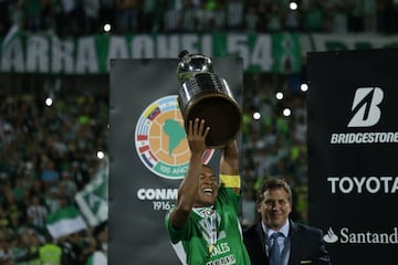 Dos Copas Libertadores una Recopa Sudamericana y múltiples títulos a nivel local con las camisetas de Once Caldas y Atlético Nacional.