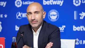 GRAFCAV2120. VITORIA, 13/01/2021.- El Deportivo Alav&eacute;s ha presentado este mi&eacute;rcoles en Vitoria a &#039;Pitu&#039; Abelardo Fern&aacute;ndez como nuevo entrenador del equipo albiazul en sustituci&oacute;n de Pablo Mach&iacute;n. EFE/ Adri&aac