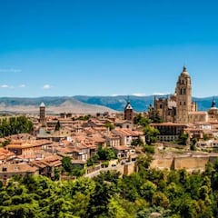 ¿Por qué Castilla y León no tiene capital, cuál es el origen de su nombre y cuántos gentilicios tiene?