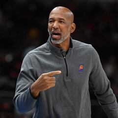 What did the Suns’ Monty Williams have to say about referees, free throws and Giannis?