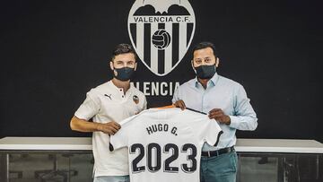 Oficial: Hugo Guillam車n renueva hasta 2023