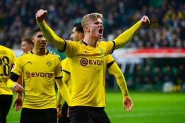 La gran revelación del fútbol mundial esta temporada. Con tan sólo 19 años ha anotado diez goles en ocho partidos en Champions y los grandes de Europa sueñan con ficharle. Este enero el Dortmund pagó al Salzburgo 20 millones por él pero ahora su valor de mercado está tasado en 80 millones. En el Mundial Sub-20 de verano anotó 9 goles en un partido.
