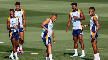 Último entrenamiento del Real Madrid en el debut de Mbappé en el Bernabéu