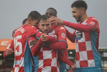 El jugador del equipo lucense se ha colado en el jardín de Chris Ramos. Una buena internada en el área del Levante acabó con un gol.