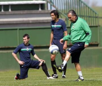 Yosu durante un entrenamiento del Racing en 2005.