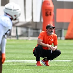 When is the final cut deadline for NFL teams to announce their final rosters?